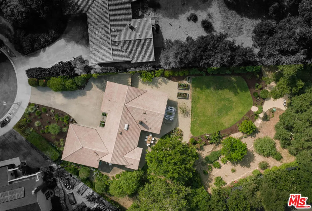 1102 Plaza Del Monte Santa Barbara, CA 93101