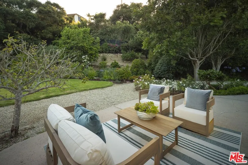 1102 Plaza Del Monte Santa Barbara, CA 93101