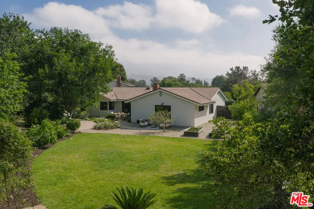 1102 Plaza Del Monte Santa Barbara, CA 93101