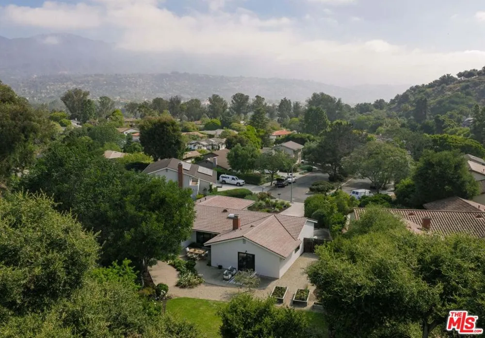 1102 Plaza Del Monte Santa Barbara, CA 93101