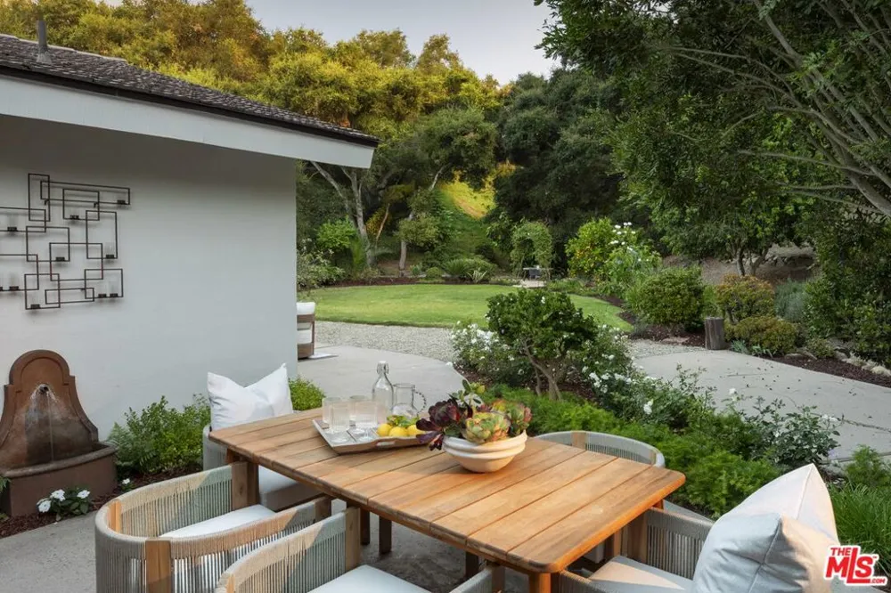 1102 Plaza Del Monte Santa Barbara, CA 93101