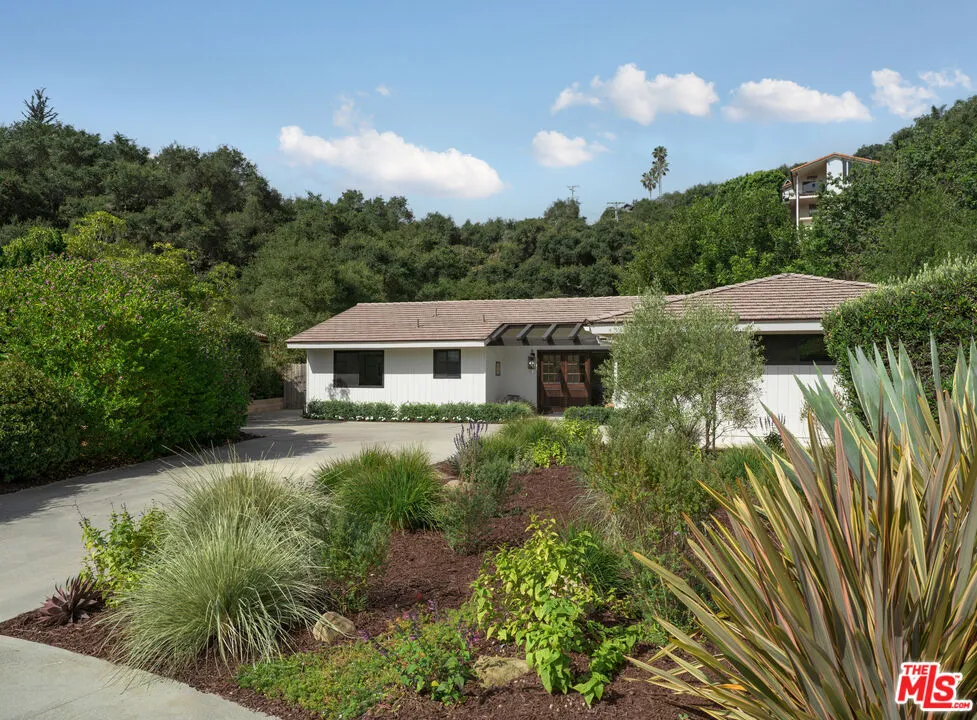 1102 Plaza Del Monte Santa Barbara, CA 93101