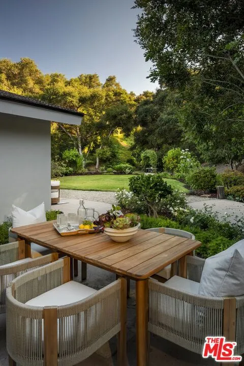 1102 Plaza Del Monte Santa Barbara, CA 93101