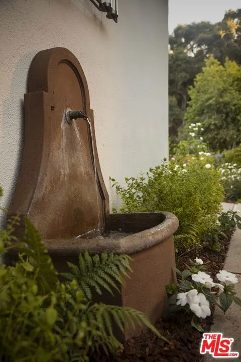1102 Plaza Del Monte Santa Barbara, CA 93101
