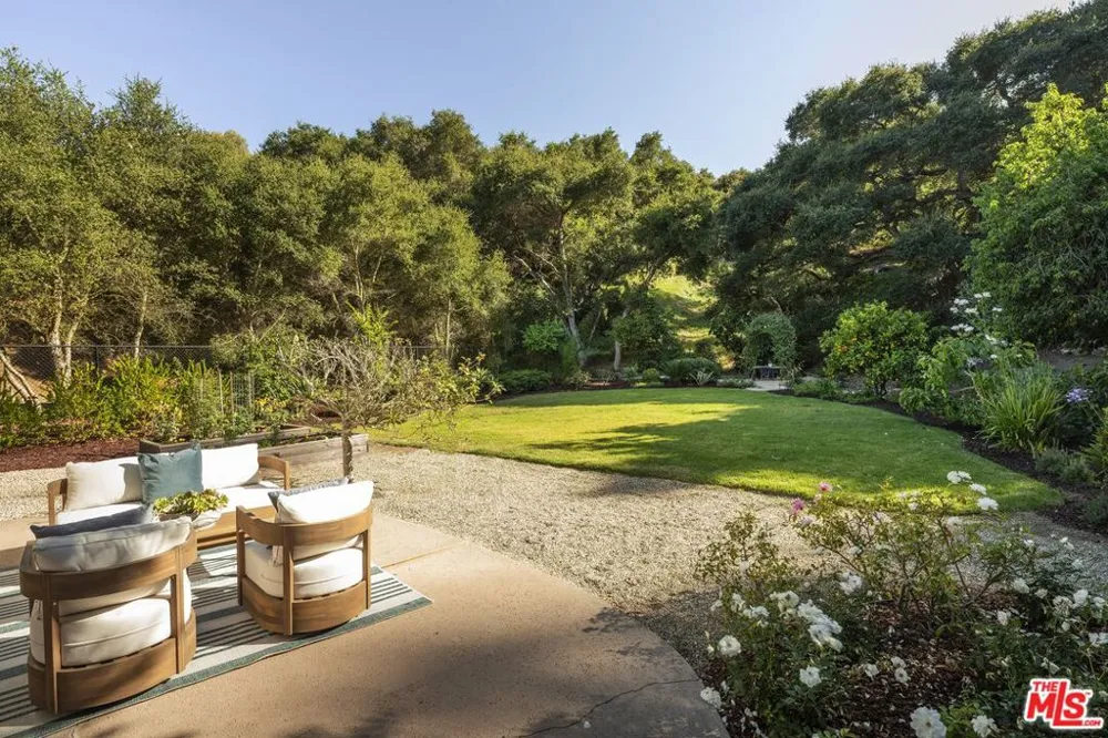1102 Plaza Del Monte Santa Barbara, CA 93101