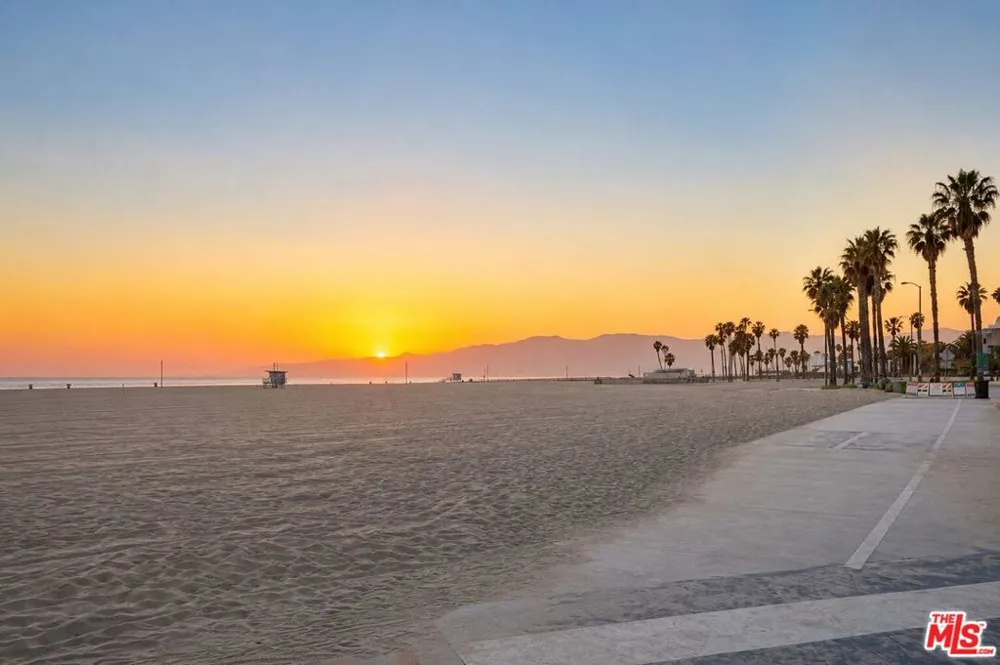 36 Navy Street #3 Venice, CA 90291