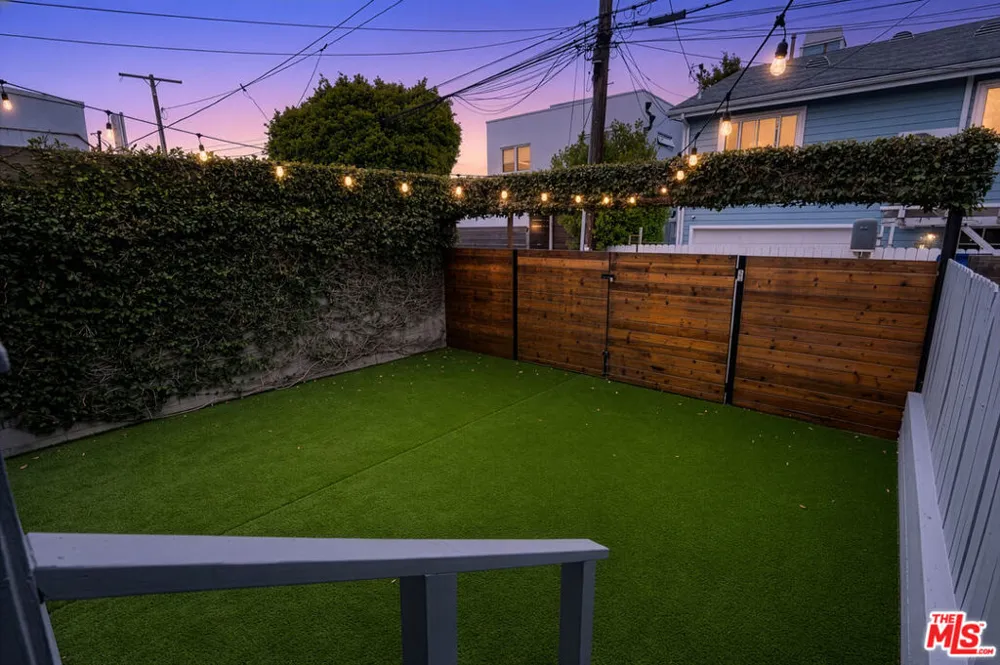 806 Navy Street Santa Monica, CA 90405