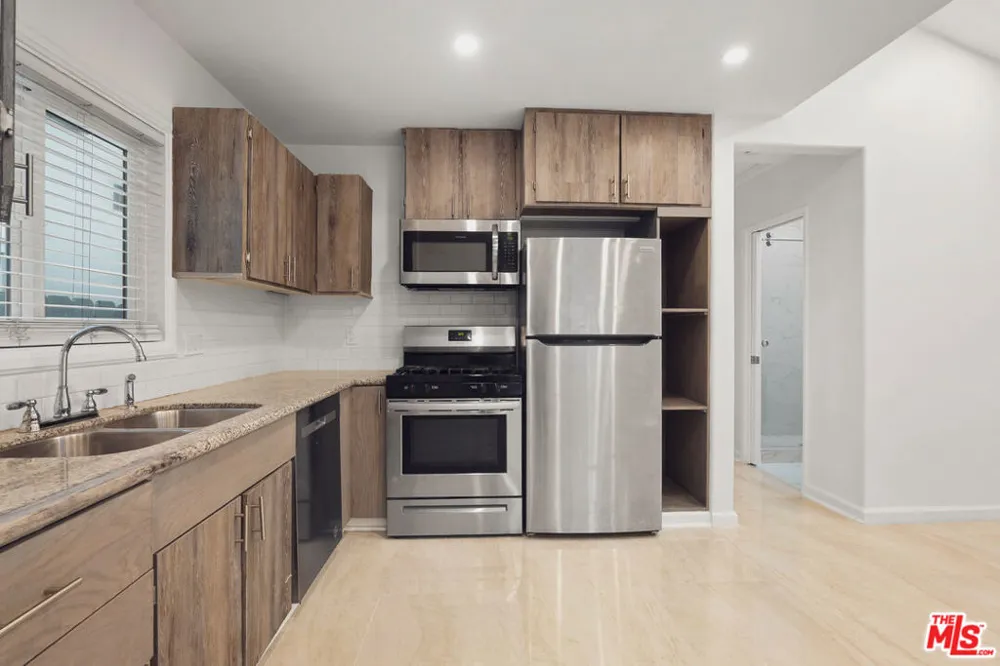 806 Navy Street Santa Monica, CA 90405