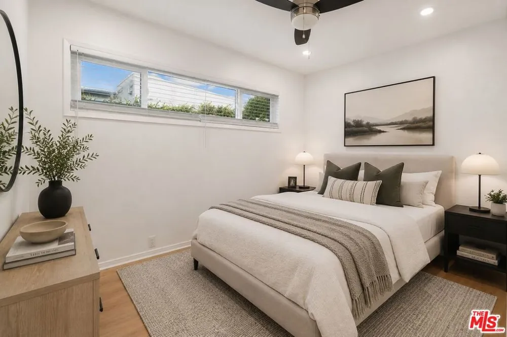 806 Navy Street Santa Monica, CA 90405