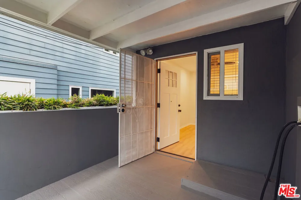 806 Navy Street Santa Monica, CA 90405