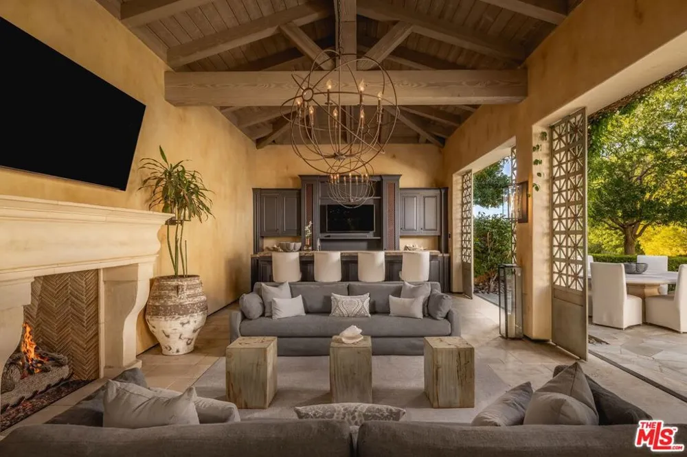 6853 Rancho Valencia Road Rancho Santa Fe, CA 92067