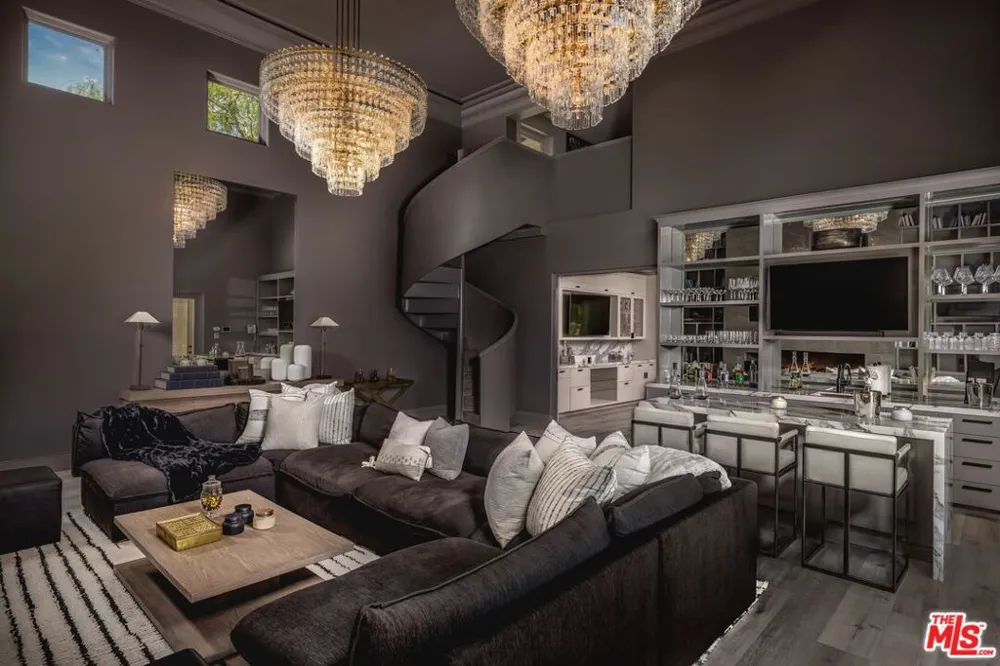 6853 Rancho Valencia Road Rancho Santa Fe, CA 92067