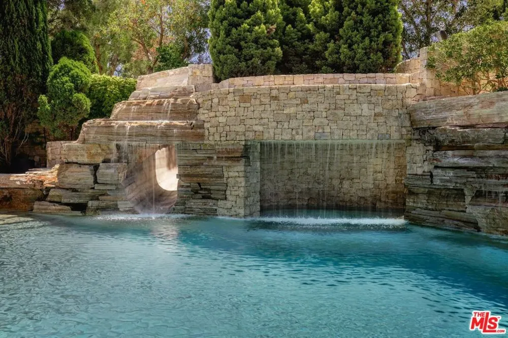 6853 Rancho Valencia Road Rancho Santa Fe, CA 92067