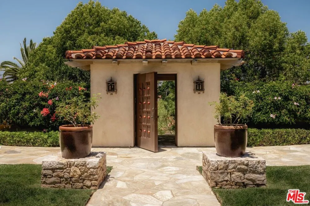 6853 Rancho Valencia Road Rancho Santa Fe, CA 92067