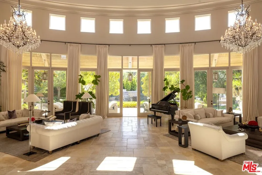 6853 Rancho Valencia Road Rancho Santa Fe, CA 92067