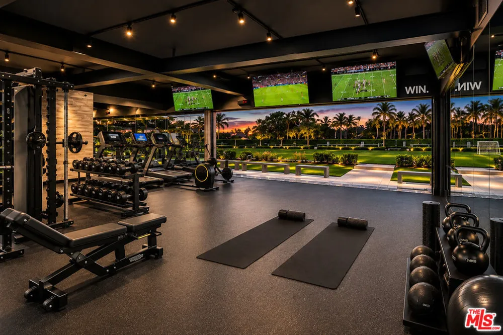 6853 Rancho Valencia Road Rancho Santa Fe, CA 92067