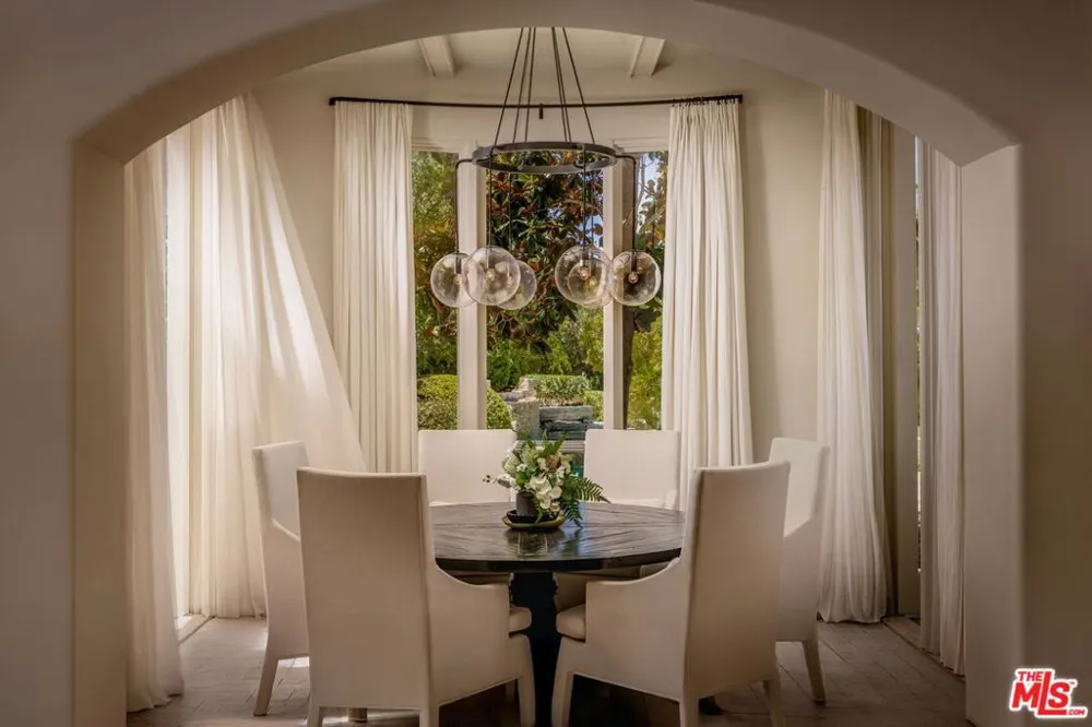 6853 Rancho Valencia Road Rancho Santa Fe, CA 92067