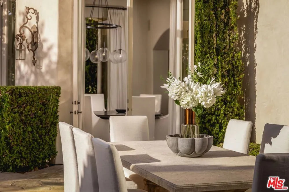 6853 Rancho Valencia Road Rancho Santa Fe, CA 92067