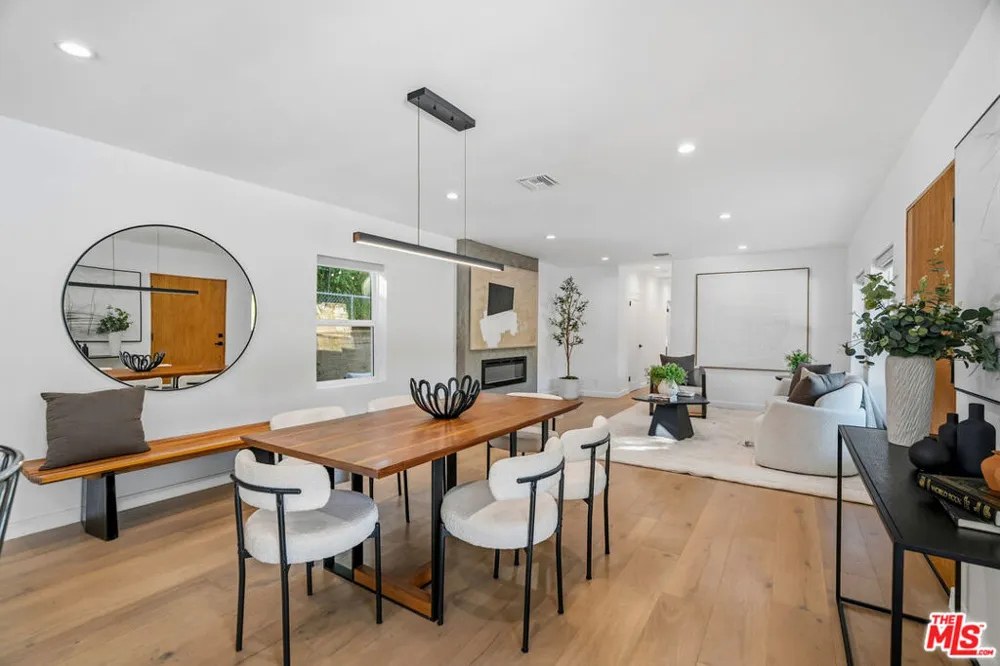 10311 Wheatland Avenue Sunland, CA 91040