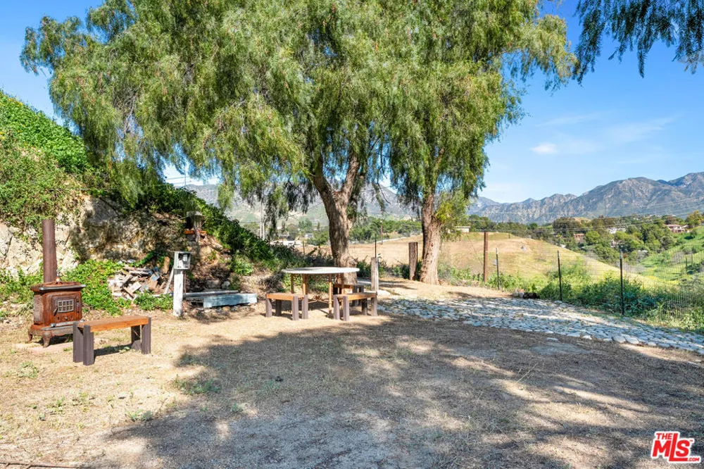 10311 Wheatland Avenue Sunland, CA 91040