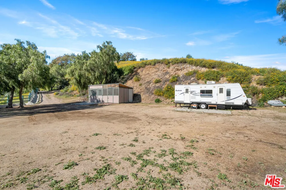 10311 Wheatland Avenue Sunland, CA 91040