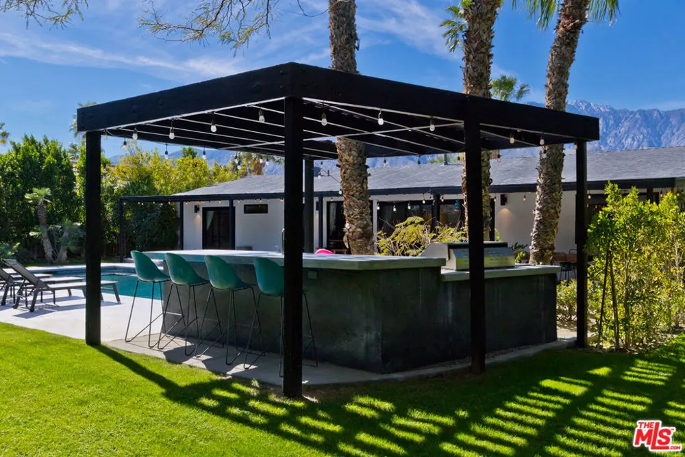2660 Farrell Drive Palm Springs, CA 92262