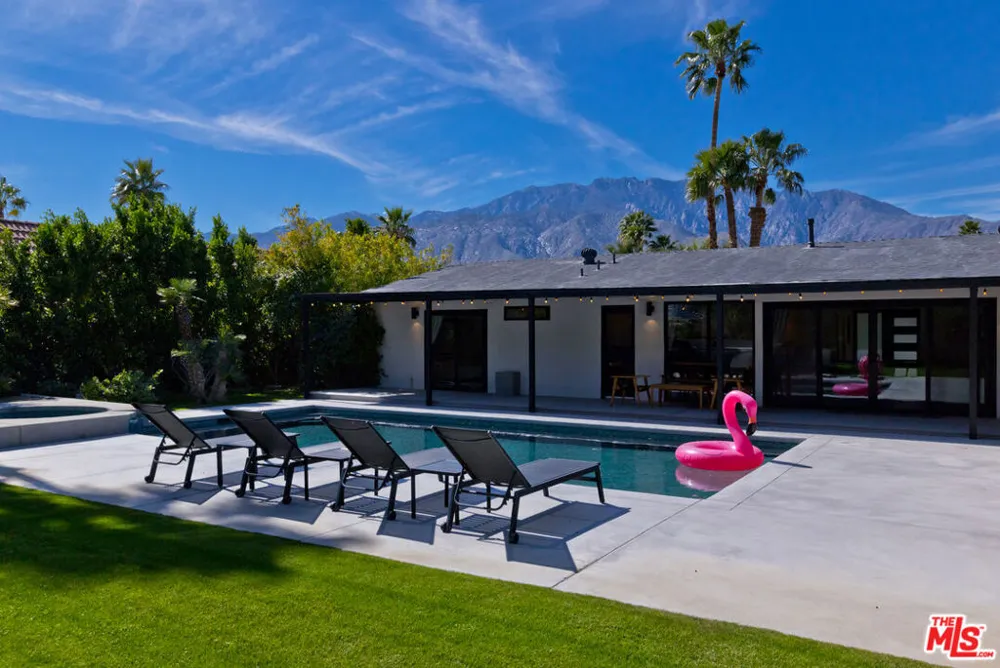 2660 Farrell Drive Palm Springs, CA 92262