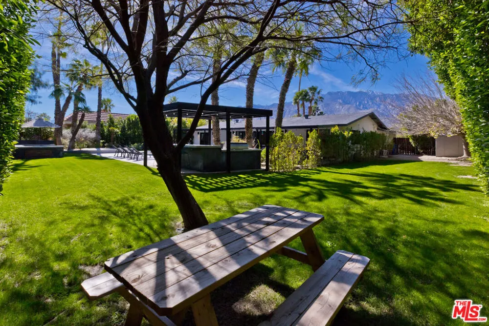 2660 Farrell Drive Palm Springs, CA 92262