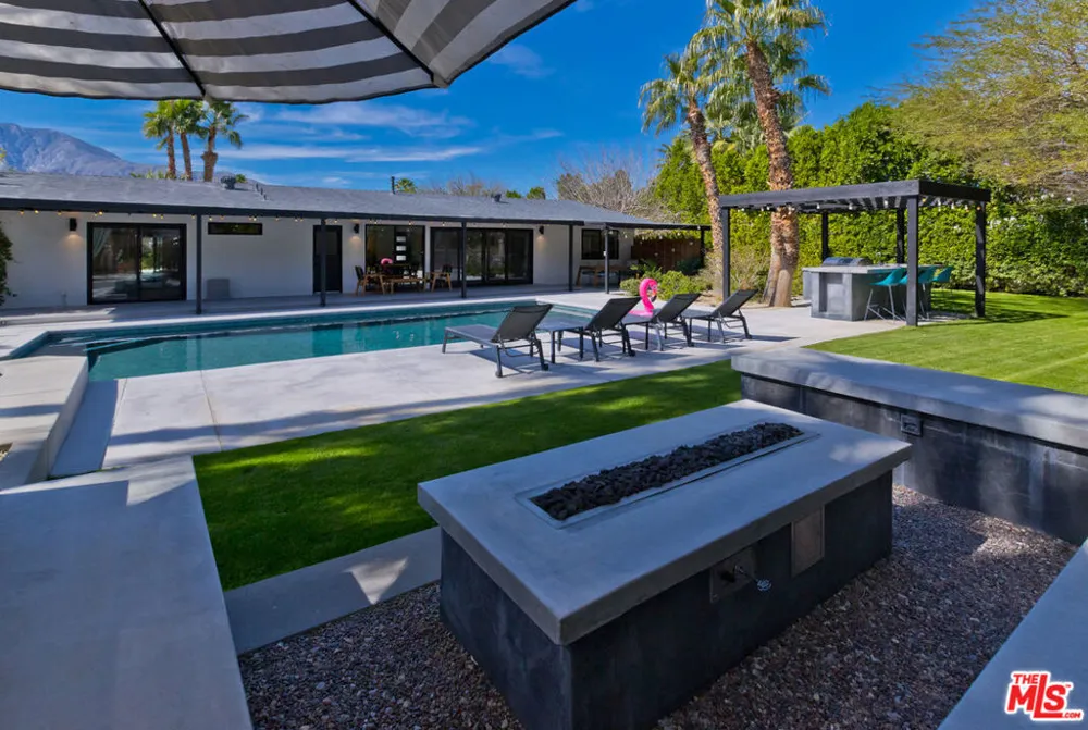 2660 Farrell Drive Palm Springs, CA 92262