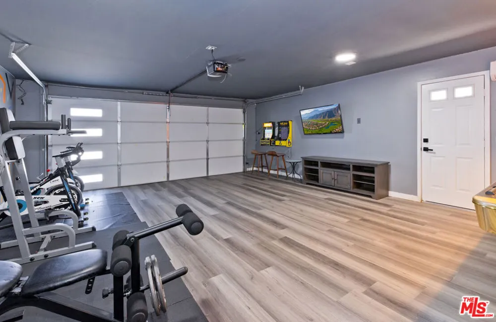 2660 Farrell Drive Palm Springs, CA 92262