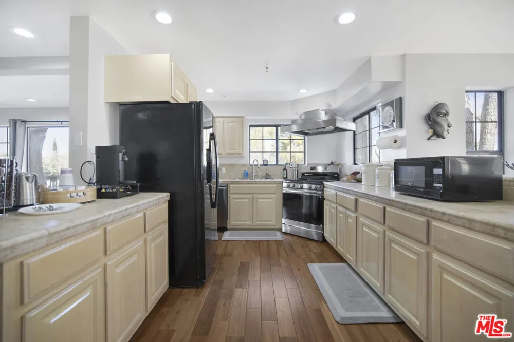 34315 Lancaster Road Lancaster, CA 93536