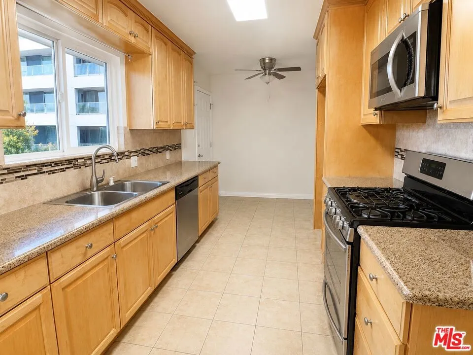 447 S Palm Drive #6 Beverly Hills, CA 90212