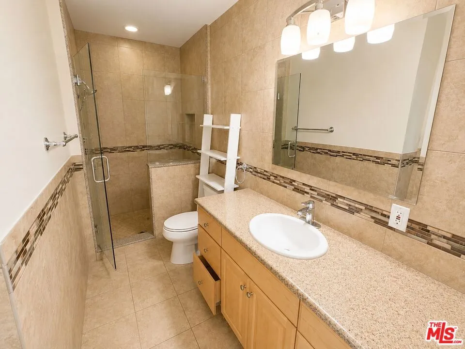 447 S Palm Drive #6 Beverly Hills, CA 90212