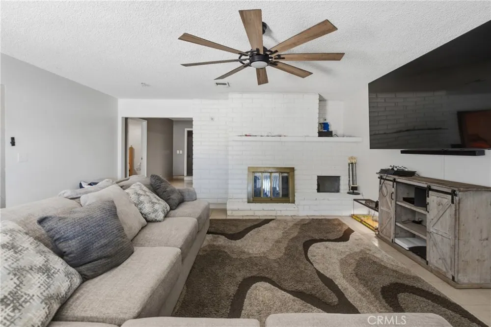 40672 Mayberry Hemet, CA 92544