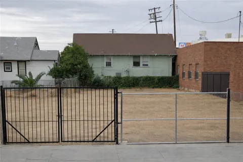 329 S San Joaquin