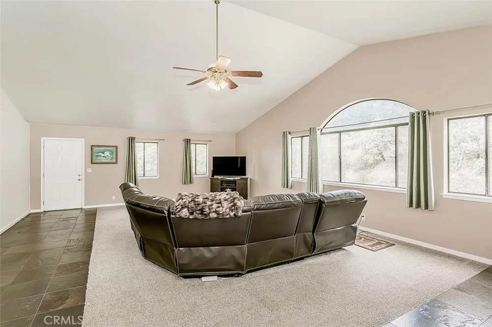 34133 Natoma Auberry, CA 93602