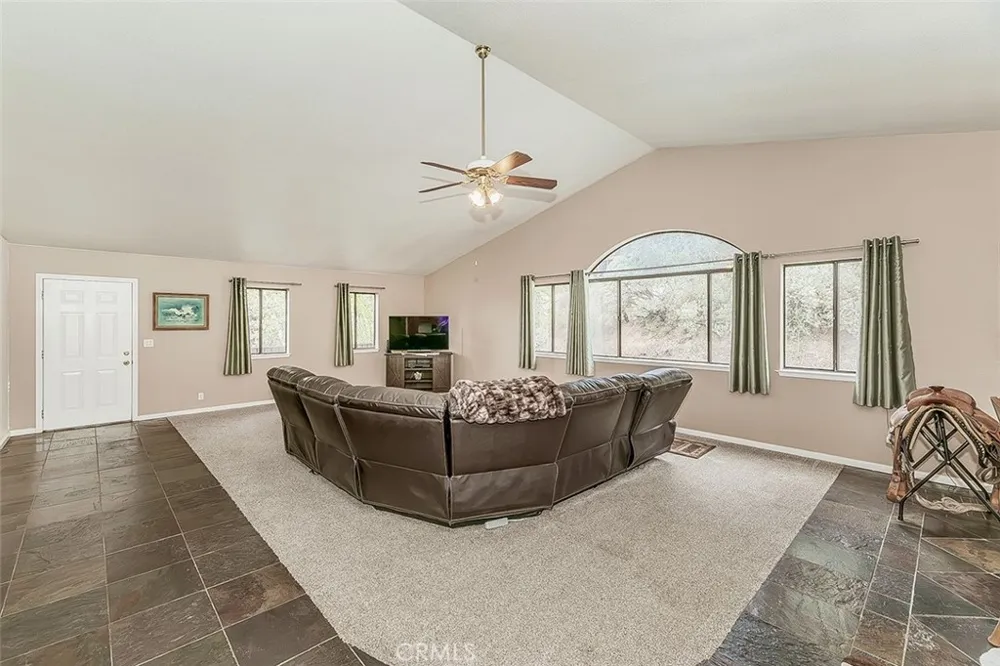 34133 Natoma Auberry, CA 93602