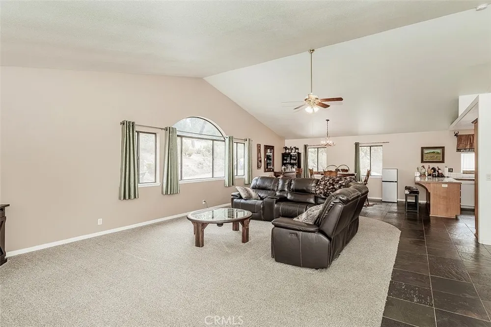 34133 Natoma Auberry, CA 93602
