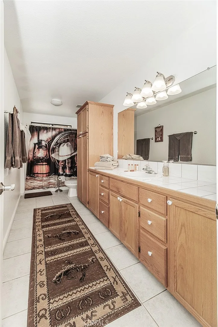 34133 Natoma Auberry, CA 93602