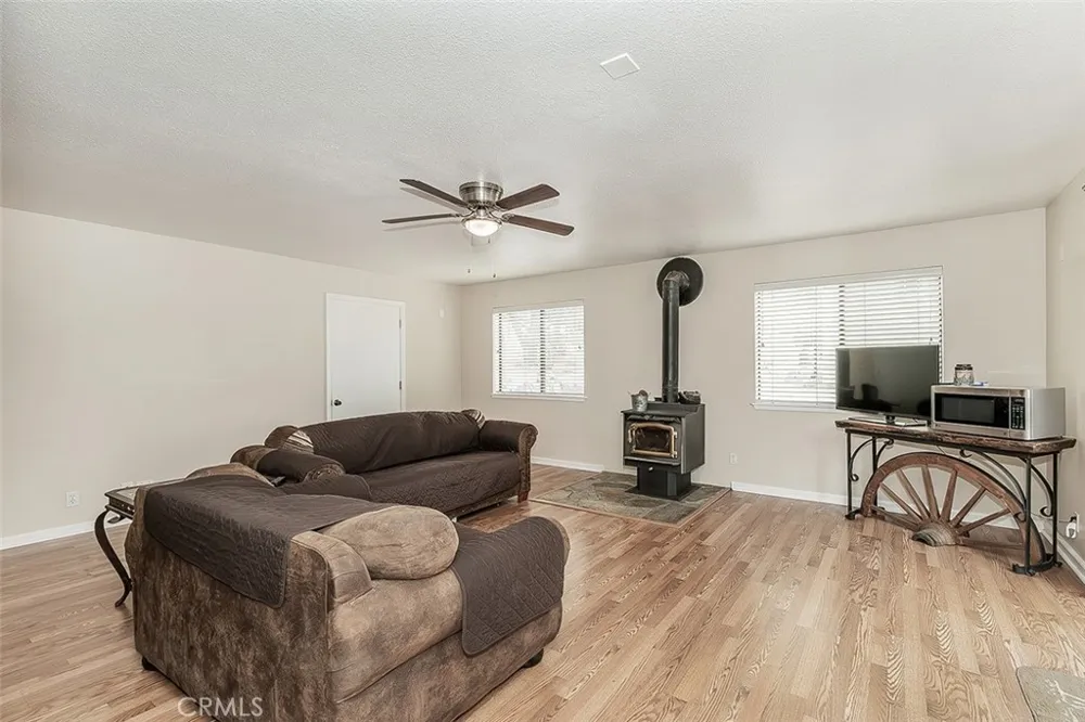 34133 Natoma Auberry, CA 93602