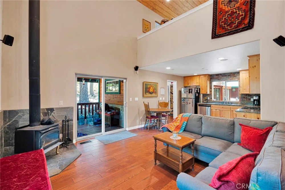 5410 Acorn Drive Wrightwood, CA 92397