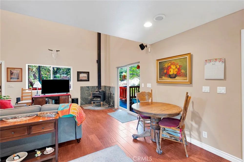 5410 Acorn Drive Wrightwood, CA 92397