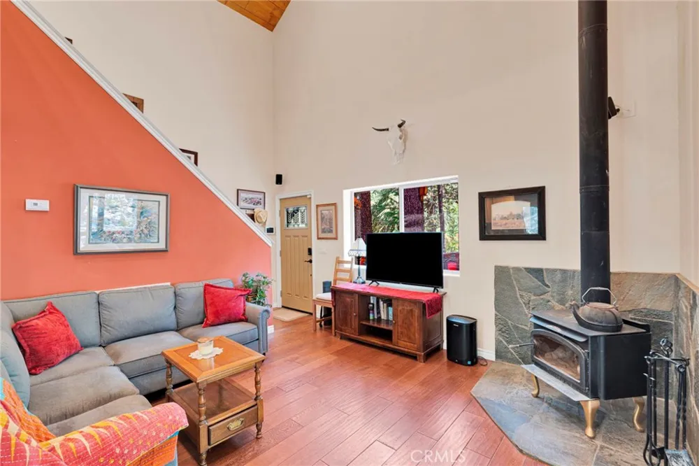 5410 Acorn Drive Wrightwood, CA 92397