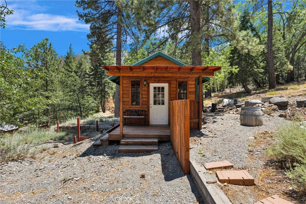 5410 Acorn Drive Wrightwood, CA 92397