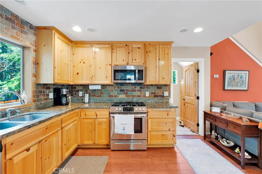 5410 Acorn Drive Wrightwood, CA 92397