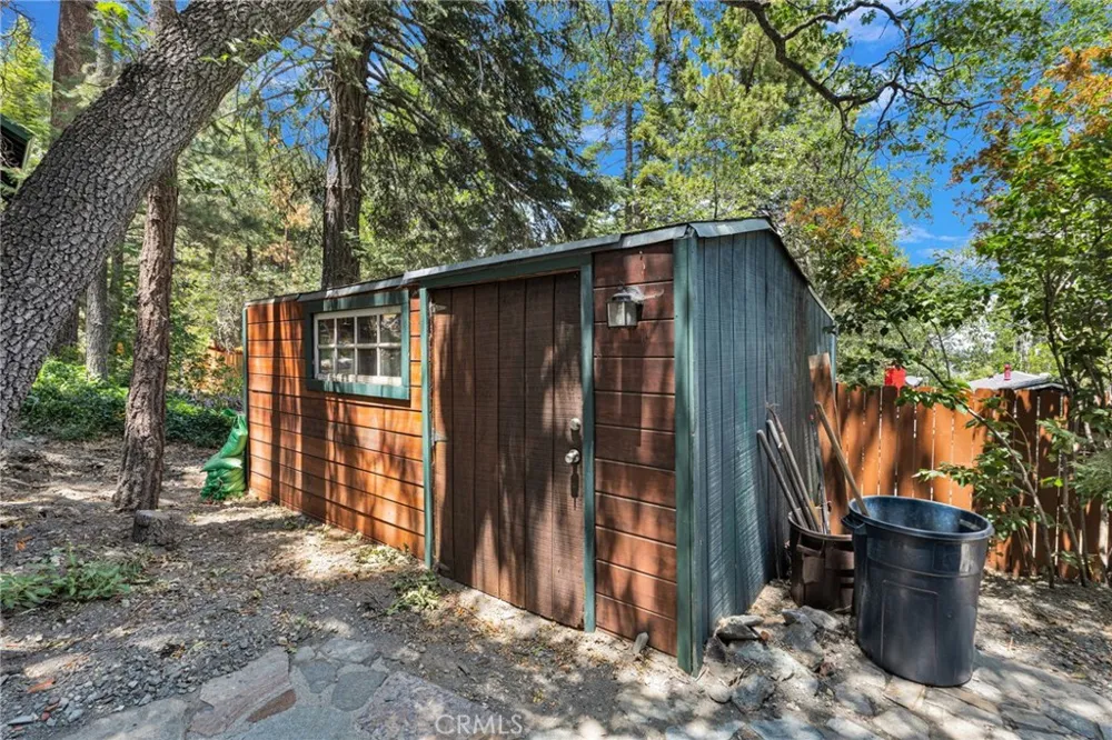 5410 Acorn Drive Wrightwood, CA 92397