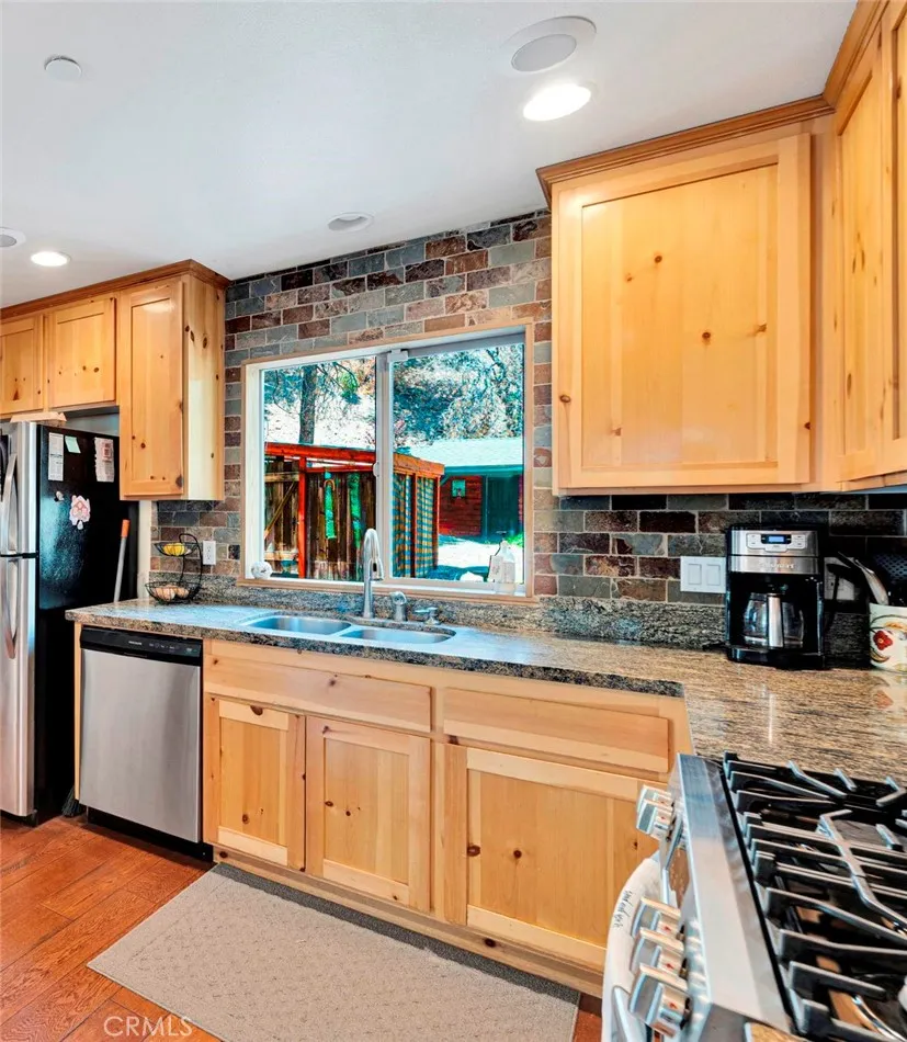 5410 Acorn Drive Wrightwood, CA 92397