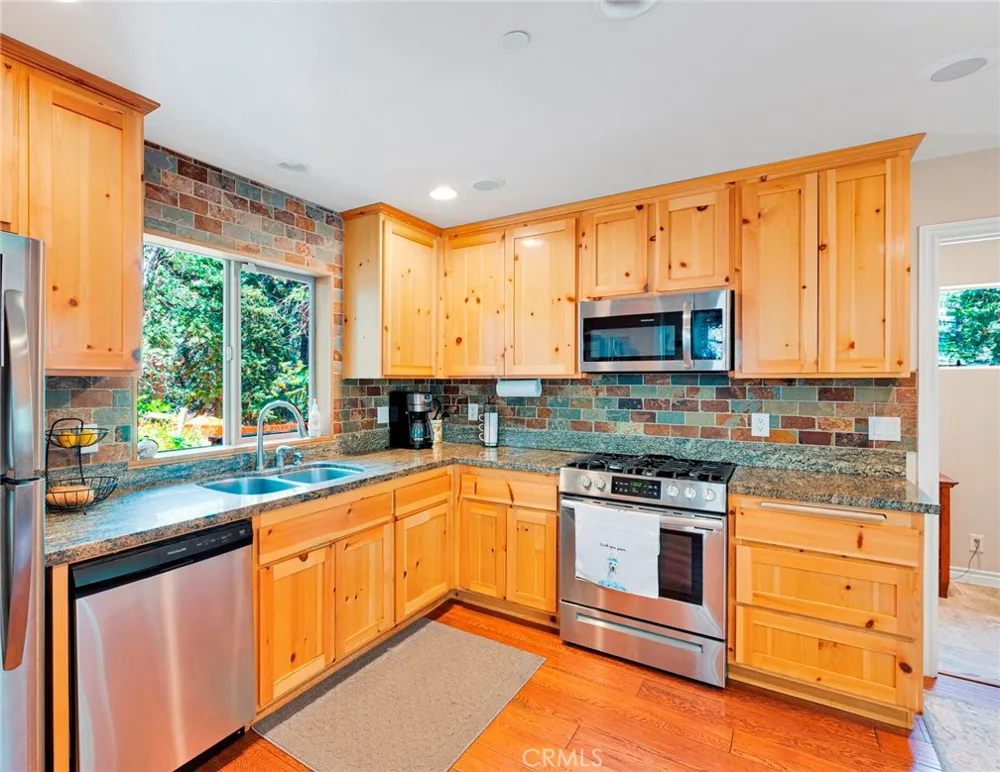 5410 Acorn Drive Wrightwood, CA 92397