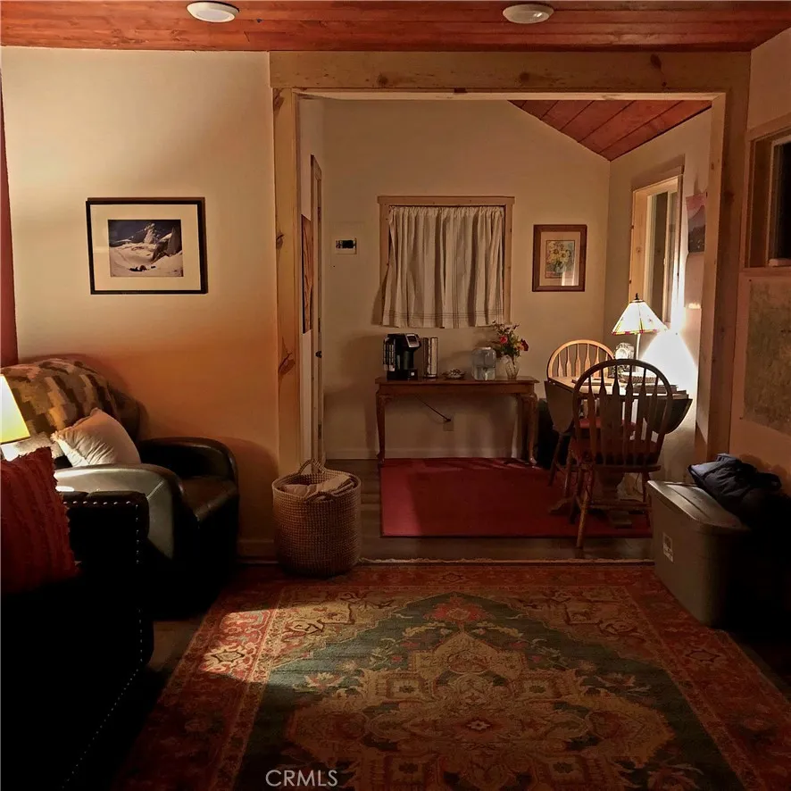 5410 Acorn Drive Wrightwood, CA 92397
