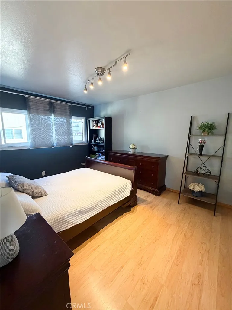 1900 W Glenoaks Avenue Anaheim, CA 92801